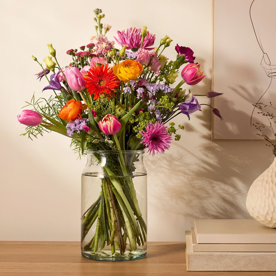 Bloemen in je interieur: zo creëer je een natuurlijke sfeer in elk seizoen