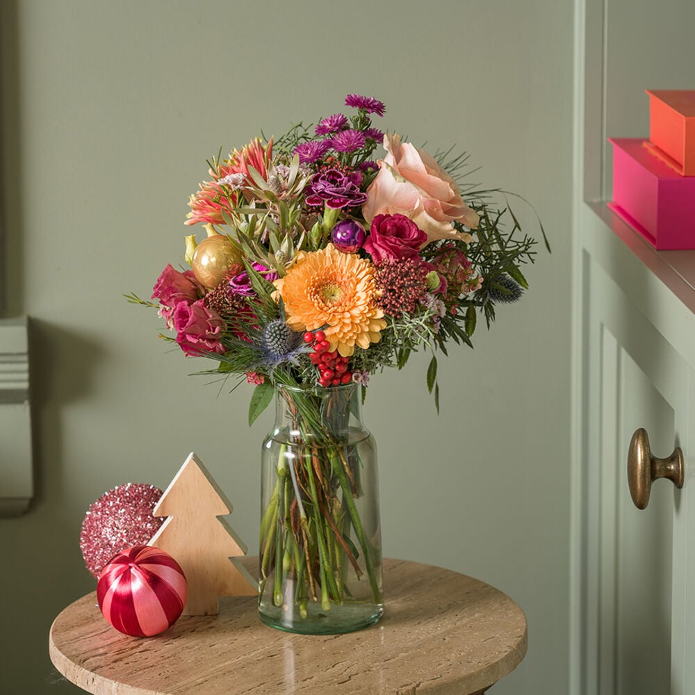 Colourful Christmas greeting bouquet