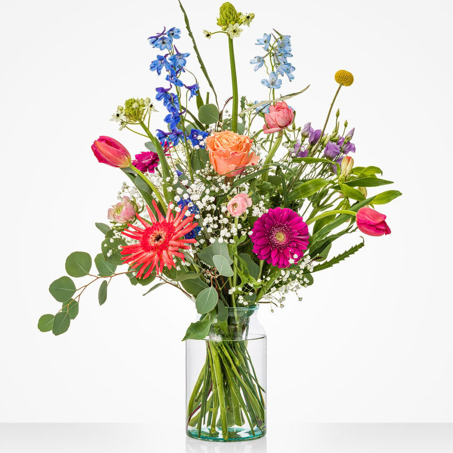 Monthly bouquet April