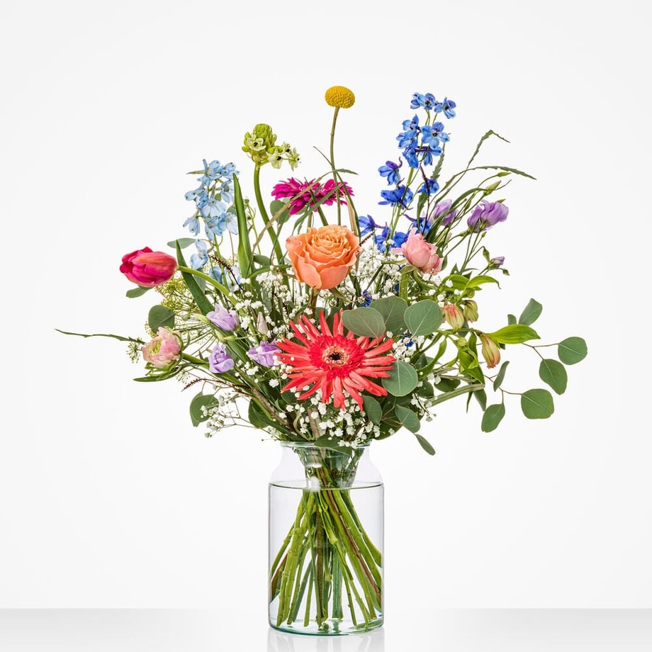 Monthly bouquet April