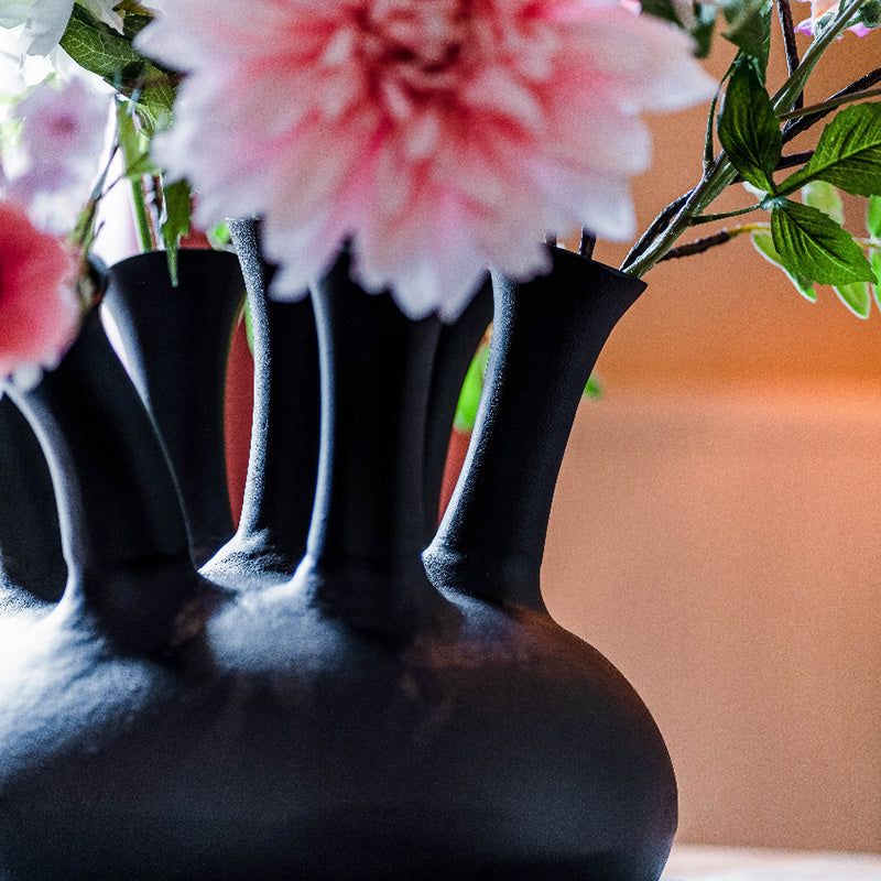 Horn Vase 7 Openings Black